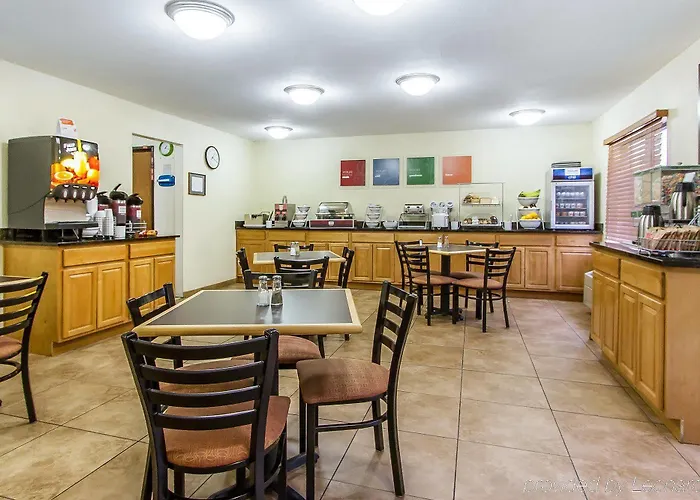 Inn Quality Near Area Macomb